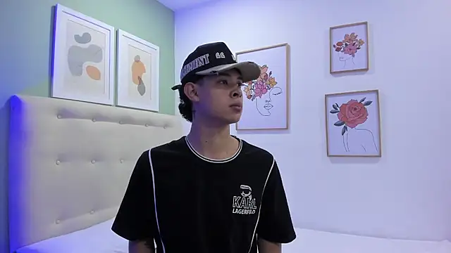 ApoloRicci online show from 7, 1, 2026