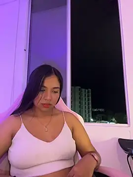 Snapshot of aly_nicols chatting on 28, 10, 2025 aly nicols online show from 28, 10, 2025