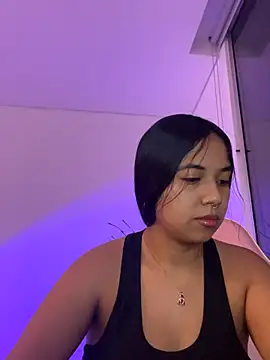 Snapshot of aly_nicols chatting on 2, 12, 2025 aly nicols online show from 2, 12, 2025