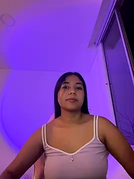 Snapshot of aly_nicols chatting on 4, 12, 2025 aly nicols online show from 4, 12, 2025