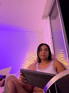 Snapshot of aly_nicols chatting on 14, 12, 2025 aly nicols online show from 14, 12, 2025