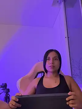 Snapshot of aly_nicols chatting on 20, 12, 2025 aly nicols online show from 20, 12, 2025