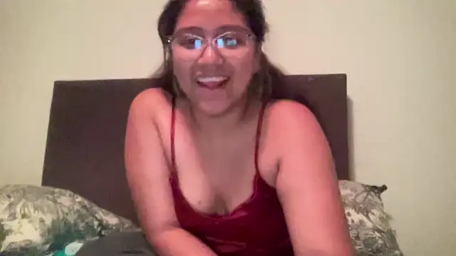 Snapshot of Kmiii21 chatting on 3, 2, 2026 Kmiii21 online show from 3, 2, 2026