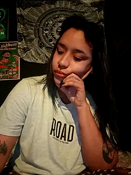 Snapshot of Isis_Bathory chatting on 9, 11, 2025 Isis Bathory online show from 9, 11, 2025