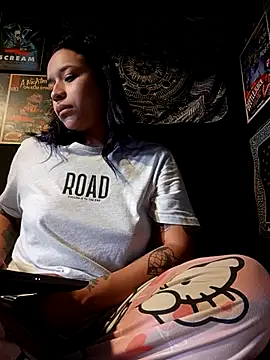 Snapshot of Isis_Bathory chatting on 14, 11, 2025 Isis Bathory online show from 14, 11, 2025