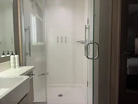 Snapshot of bobbyatx chatting on 1, 12, 2025 bobbyatx online show from 1, 12, 2025