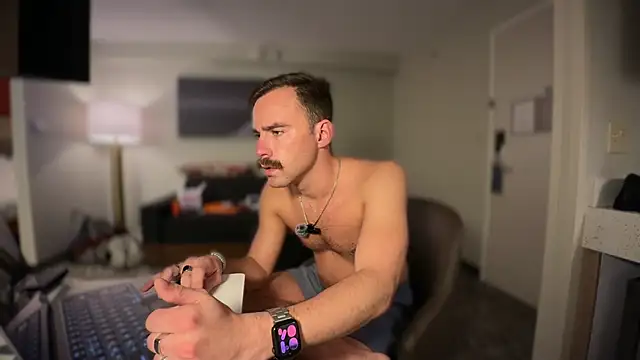 Snapshot of bobbyatx chatting on 3, 12, 2025 bobbyatx online show from 3, 12, 2025