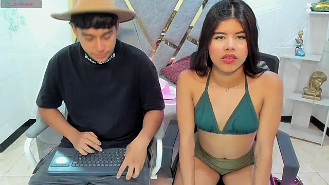 Snapshot of Sidney_Brownn chatting on 17, 11, 2025 Sidney Brownn online show from 17, 11, 2025