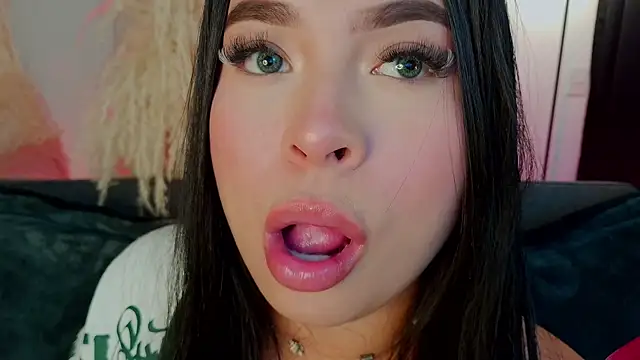 mia roux1 online show from 13, 1, 2026