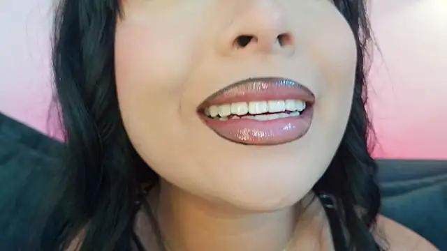 mia roux1 online show from 15, 4, 2026