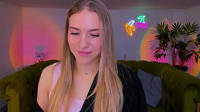 Snapshot of sassy_cutie chatting on 24, 11, 2025 sassy cutie online show from 24, 11, 2025