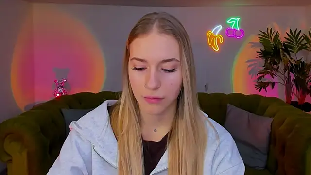 Snapshot of sassy_cutie chatting on 25, 11, 2025 sassy cutie online show from 25, 11, 2025