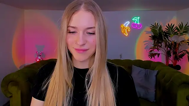 Snapshot of sassy_cutie chatting on 26, 11, 2025 sassy cutie online show from 26, 11, 2025