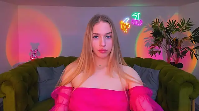 Snapshot of sassy_cutie chatting on 30, 11, 2025 sassy cutie online show from 30, 11, 2025