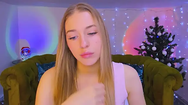 Snapshot of sassy_cutie chatting on 15, 12, 2025 sassy cutie online show from 15, 12, 2025