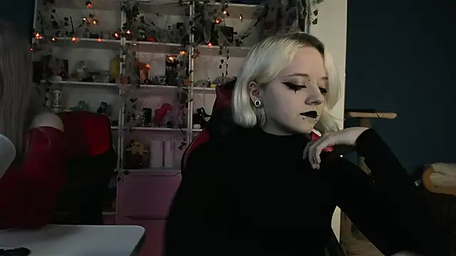 Snapshot of Holy_Mistress_S chatting on 31, 10, 2025 Holy Mistress S online show from 31, 10, 2025