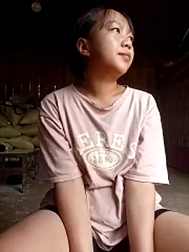 Quynhsumon online show from 16, 4, 2026