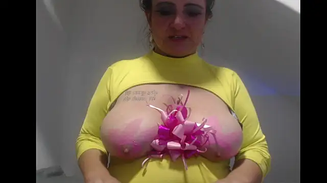 Debora Cienfuegos25 online show from 3, 2, 2026