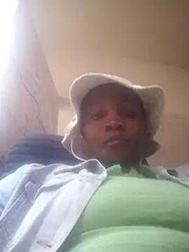 Snapshot of blackbeautyxx92 chatting on 4, 11, 2025 blackbeautyxx92 online show from 4, 11, 2025