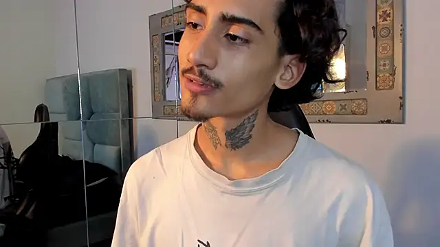 Snapshot of Mr_Strike chatting on 5, 11, 2025 Mr Strike online show from 5, 11, 2025