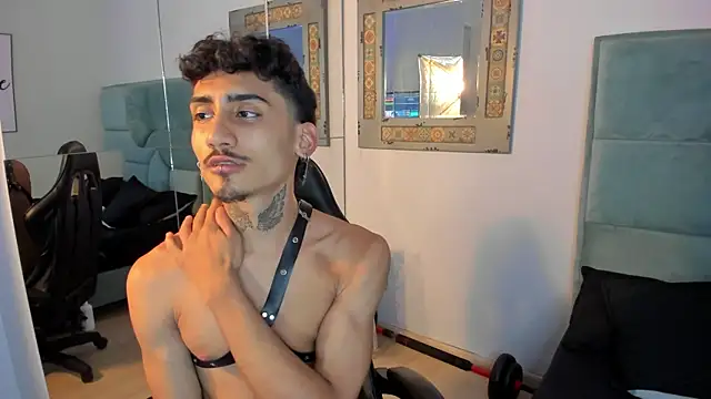 Snapshot of Mr_Strike chatting on 11, 11, 2025 Mr Strike online show from 11, 11, 2025