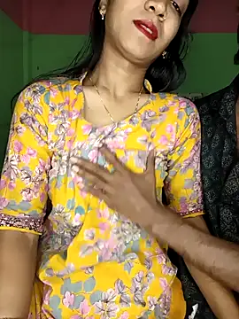 Snapshot of CoupleShow_432 chatting on 15, 2, 2026 CoupleShow 432 online show from 15, 2, 2026