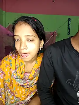 Snapshot of CoupleShow_432 chatting on 25, 2, 2026 CoupleShow 432 online show from 25, 2, 2026