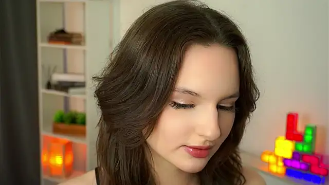 Snapshot of AlonaBackers chatting on 25, 10, 2025 AlonaBackers online show from 25, 10, 2025