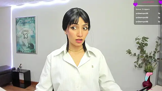 chloehanna online show from 27, 5, 2026