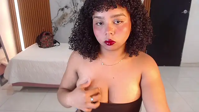 Snapshot of rosselyn_ chatting on 30, 10, 2025 rosselyn online show from 30, 10, 2025