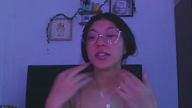 Snapshot of LissyM chatting on 22, 11, 2025 LissyM online show from 22, 11, 2025