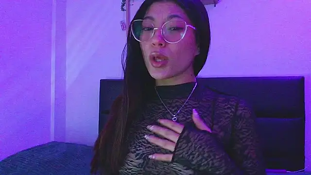 Snapshot of LissyM chatting on 22, 12, 2025 LissyM online show from 22, 12, 2025