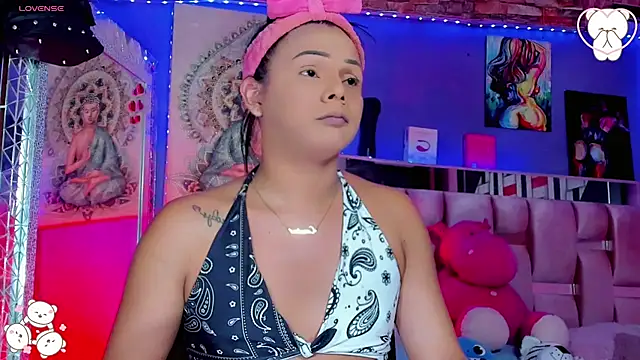 Zulema Zahirx online show from 6, 11, 2025