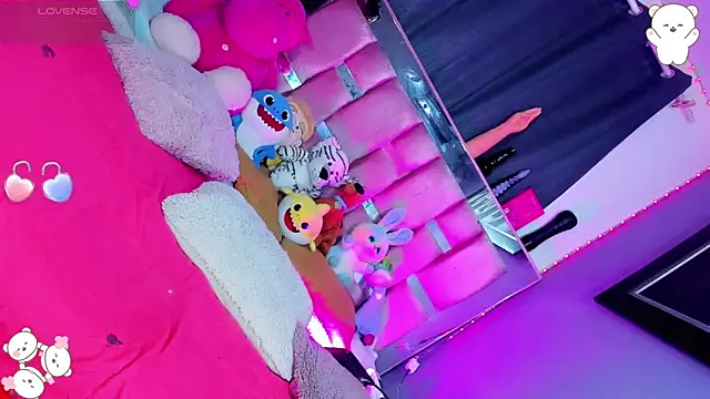 Zulema Zahirx online show from 28, 11, 2025