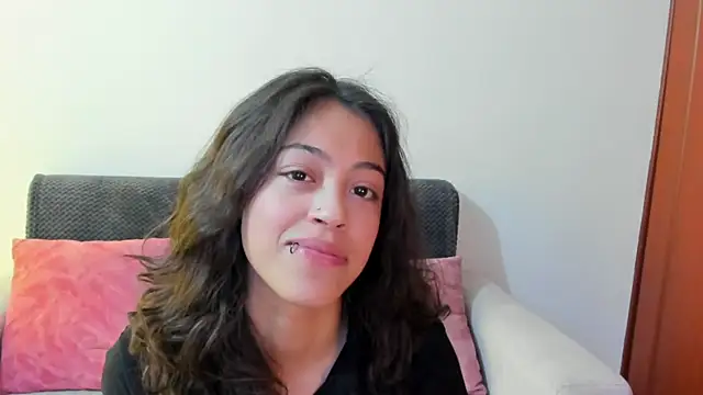 emily jonessxx online show from 24, 11, 2025