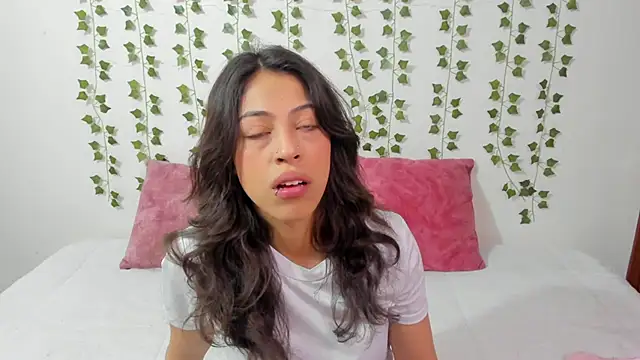 emily jonessxx online show from 10, 2, 2026