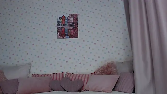 Snapshot of little_paw_ chatting on 14, 11, 2025 little paw online show from 14, 11, 2025