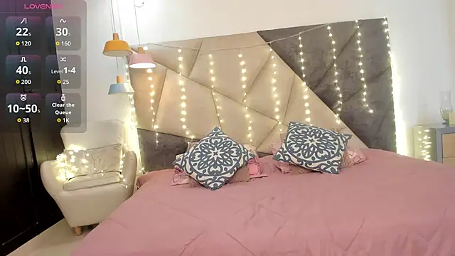 Snapshot of EmmaCarther chatting on 7, 11, 2025 EmmaCarther online show from 7, 11, 2025