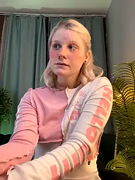 Snapshot of ShineJoan chatting on 14, 11, 2025 ShineJoan online show from 14, 11, 2025