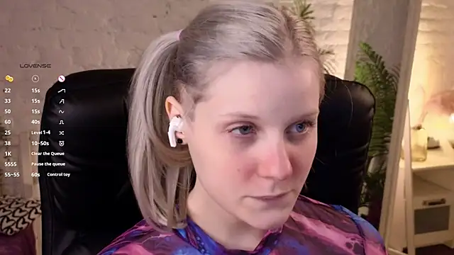 Snapshot of ShineJoan chatting on 20, 11, 2025 ShineJoan online show from 20, 11, 2025