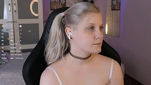 Snapshot of ShineJoan chatting on 28, 11, 2025 ShineJoan online show from 28, 11, 2025