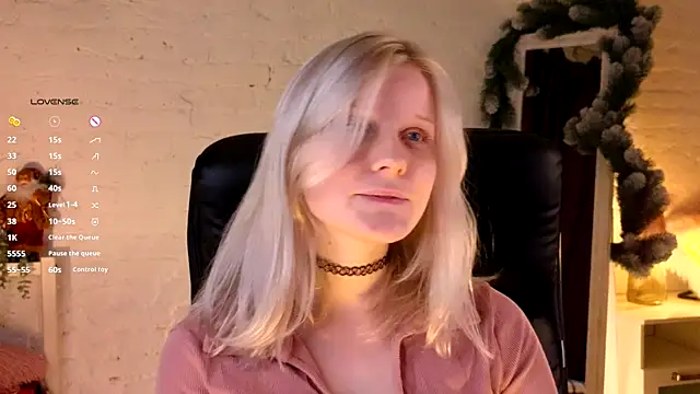 Snapshot of ShineJoan chatting on 4, 12, 2025 ShineJoan online show from 4, 12, 2025