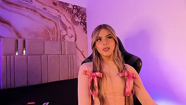 Snapshot of DannysaStar_ chatting on 28, 11, 2025 DannysaStar online show from 28, 11, 2025