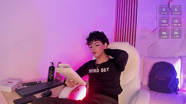 Snapshot of DannysaStar_ chatting on 22, 12, 2025 DannysaStar online show from 22, 12, 2025