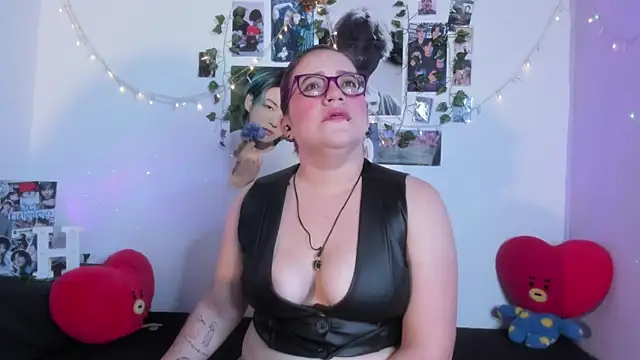 Rose Hellen online show from 5, 11, 2025