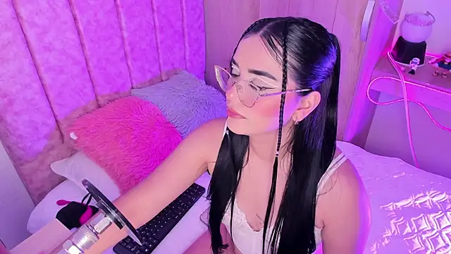 laana foxx online show from 10, 7, 2026