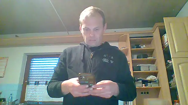 Snapshot of tommy3300 chatting on 31, 10, 2025 tommy3300 online show from 31, 10, 2025