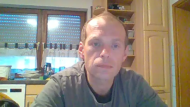 Snapshot of tommy3300 chatting on 4, 11, 2025 tommy3300 online show from 4, 11, 2025