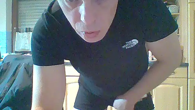 Snapshot of tommy3300 chatting on 20, 11, 2025 tommy3300 online show from 20, 11, 2025