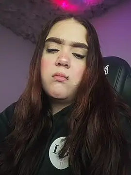 mirandahvelez online show from 4, 12, 2025